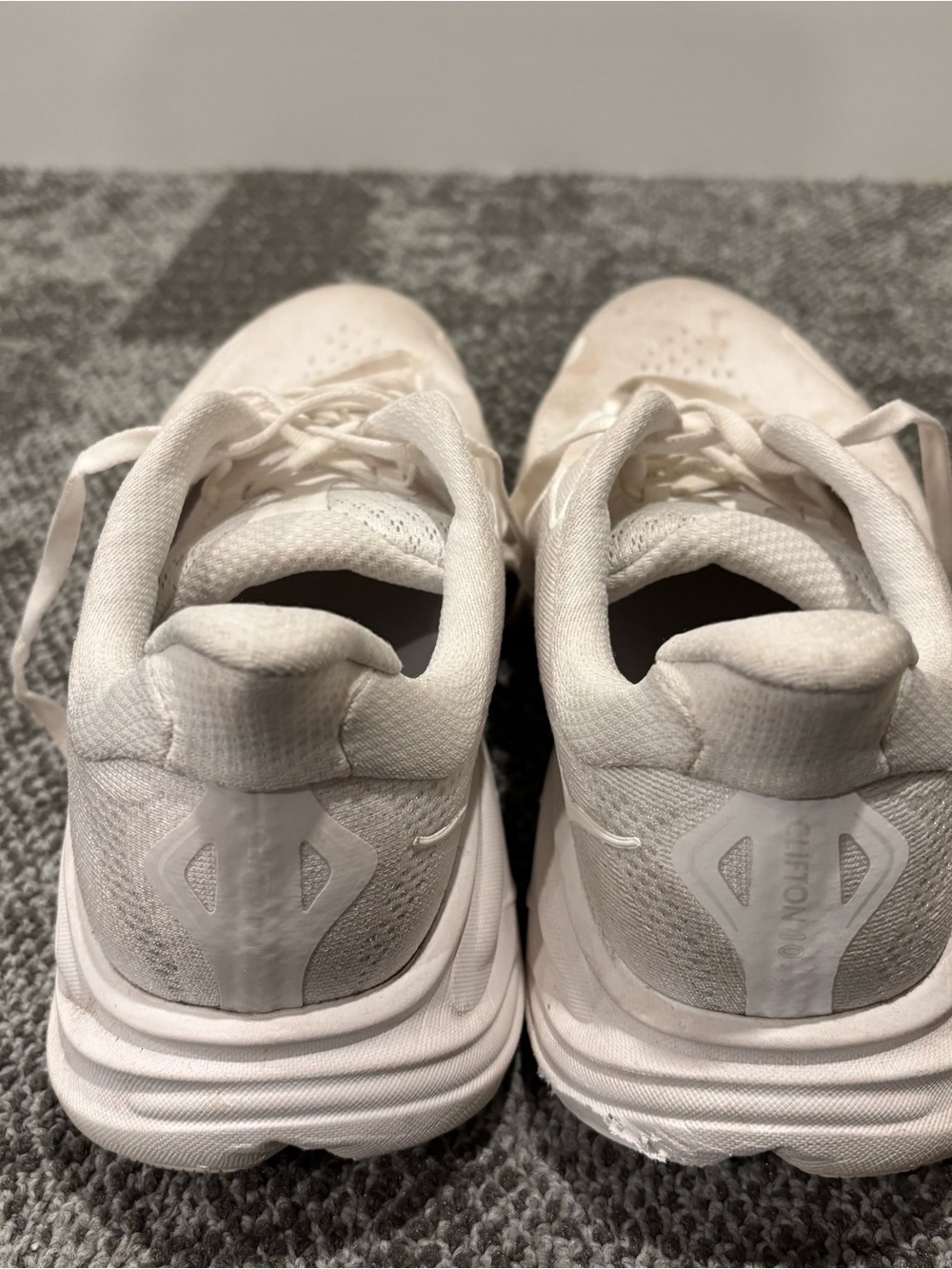 Hoka One One Clifton 10 Wide Triple White Athletic Shoes Womens U.S. 10D - Picture 4 of 6
